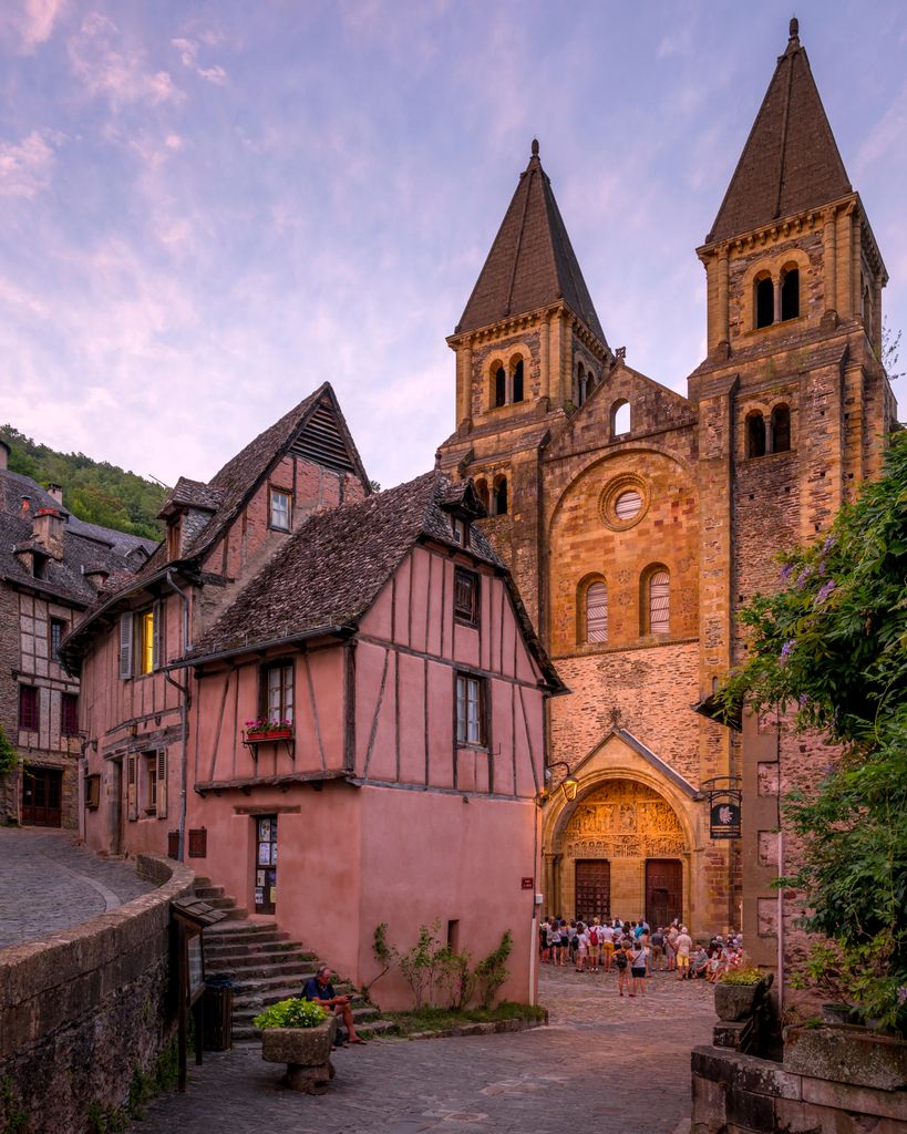 Conques-en-rouergue, uno de los pueblos más bonitos de Francia