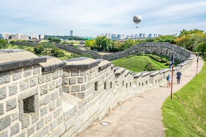 La fortaleza y murallas de Suwon.