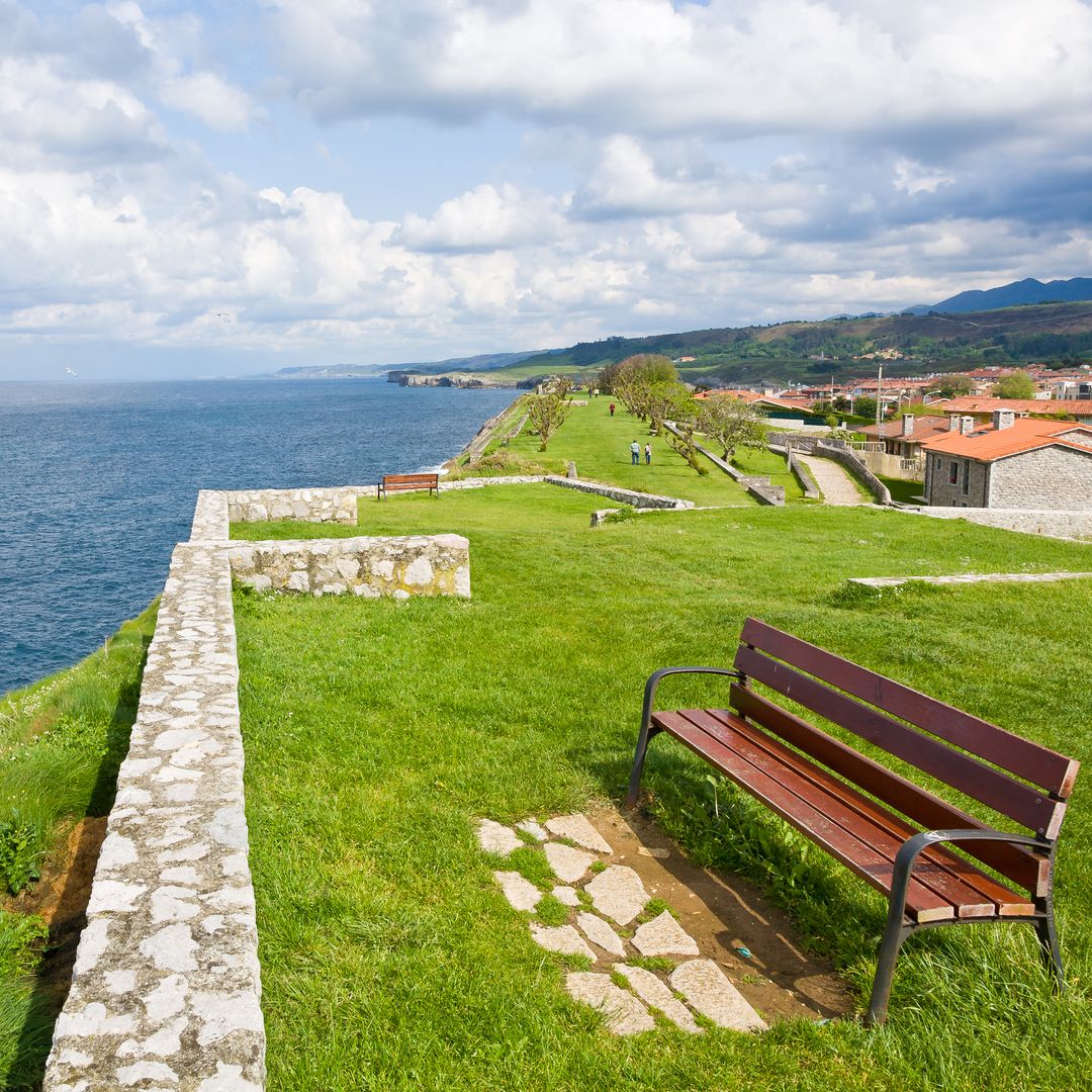 Paseo de San Pedro, Llanes, Asturias