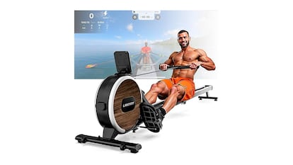 Máquina remo sobre fondo blanco