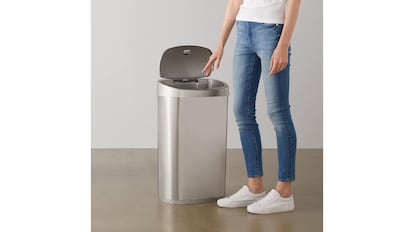 Papelera con sensor automático 26 de abril cuerpo 2