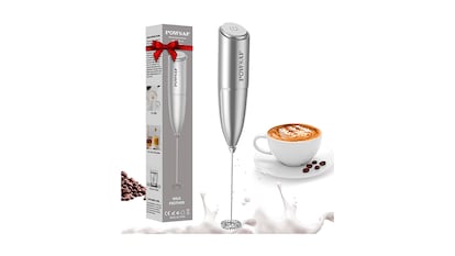 Elementos esenciales de cocina sobre fondo blanco.