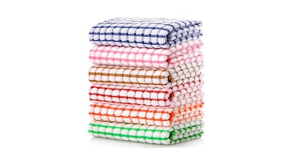 Elementos esenciales de cocina sobre fondo blanco.