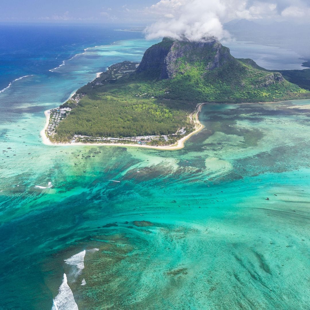 Cascada submarina de Mauricio y Morne Brabant