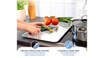 Placas de seguridad para cocina sobre fondo blanco.