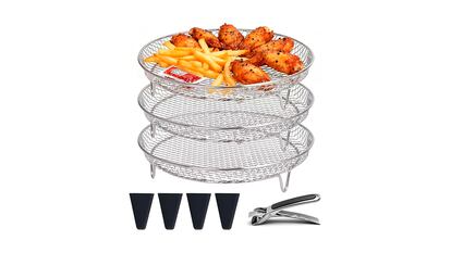 Estante triple para freidoras sobre fondo blanco