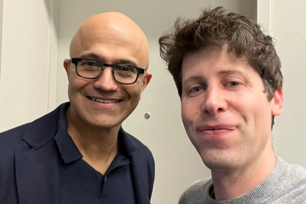 El director ejecutivo de Microsoft, Satya Nadella, con el director ejecutivo de OpenAI, Sam Altman
