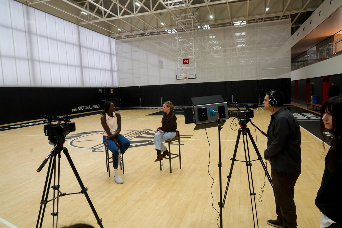 Un momento de la entrevista con Awa Fam