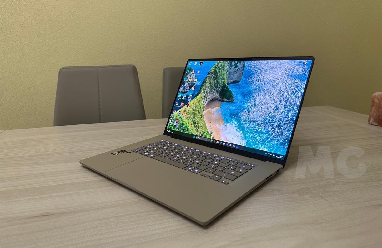ASUS Zenbook A16 Snapdragon X2 Elite Extreme