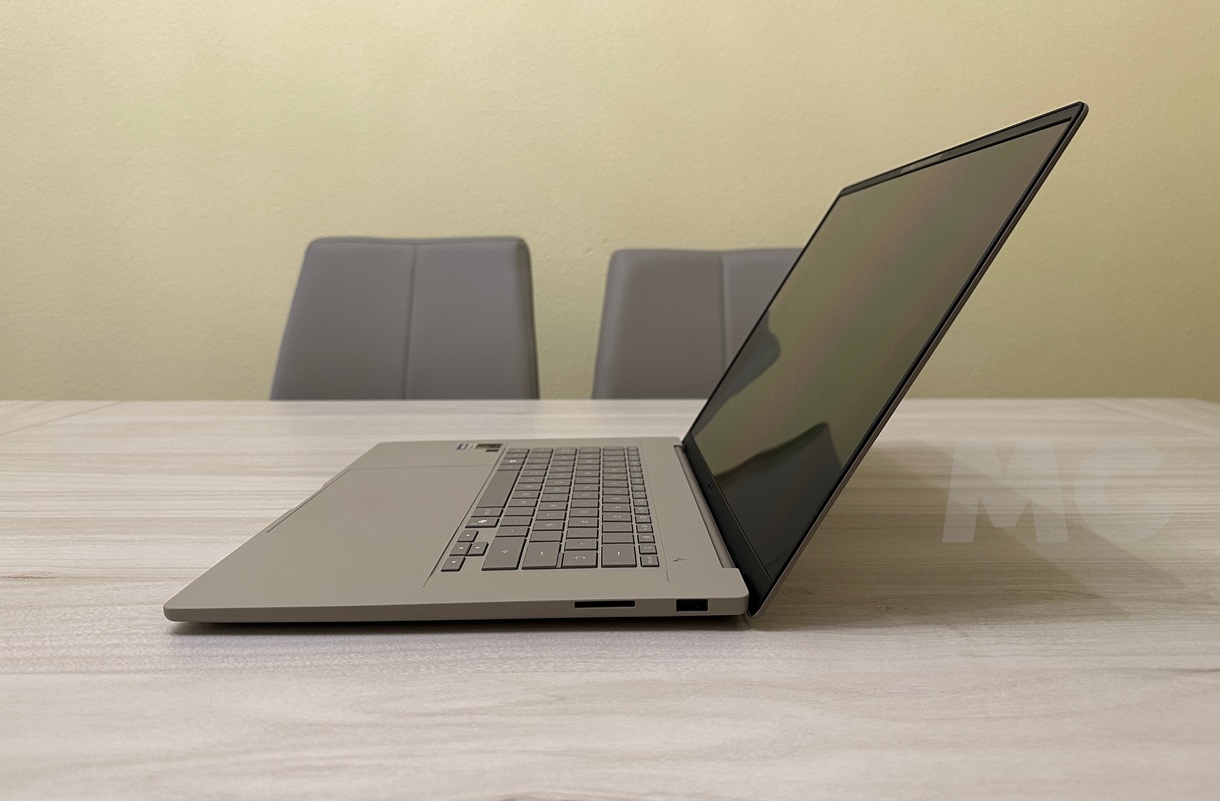 ASUS Zenbook A16 Snapdragon X2 Elite Extreme