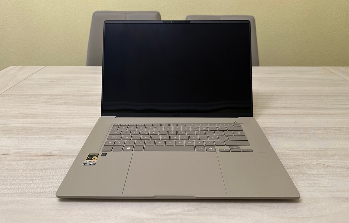 ASUS Zenbook A16 Snapdragon X2 Elite Extreme