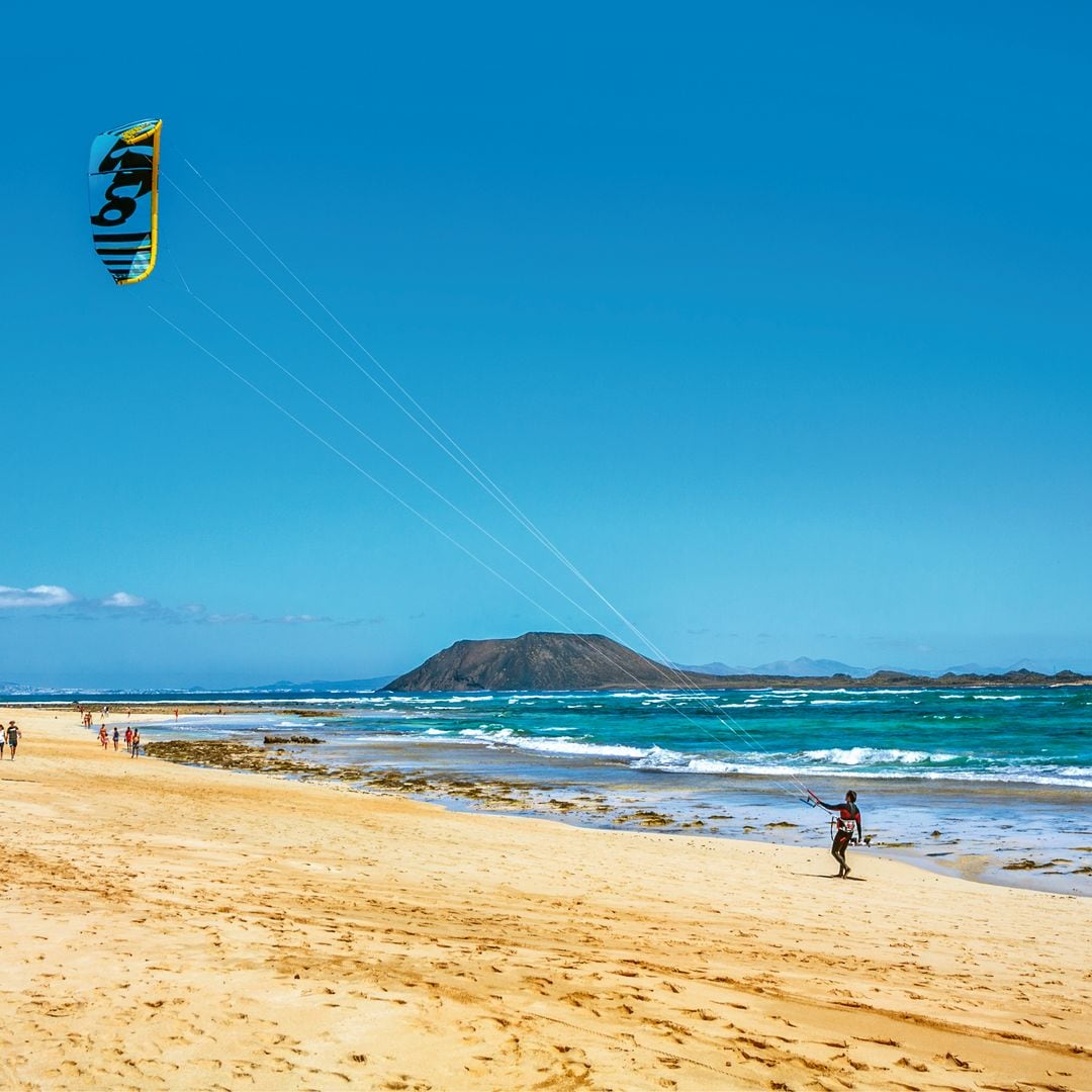 Dunas de Corralejo e islote Lobos al fonfo, Fuerteventura