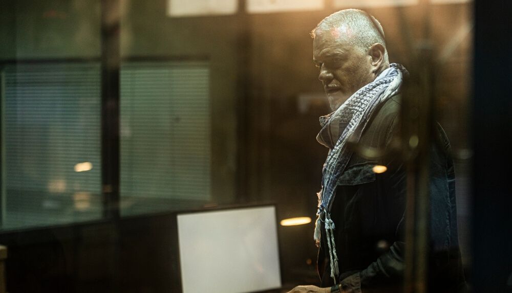 Eric Dean en la serie Kabul