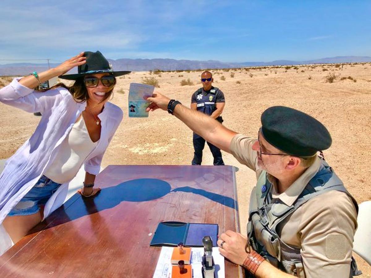 Estampado de pasaporte en Slowjamastan.