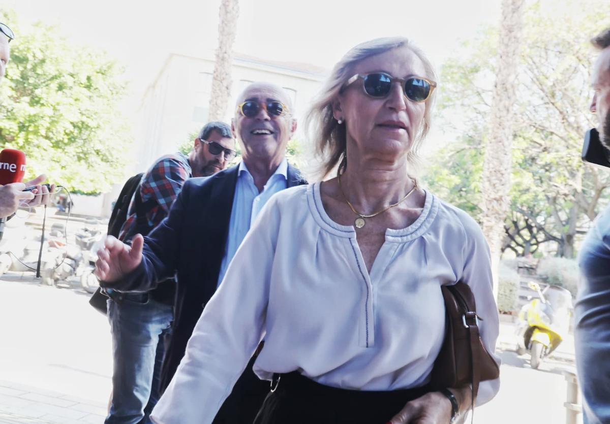 María Pérez-Hickman, a su llegada al juzgado por el caso Les Naus.