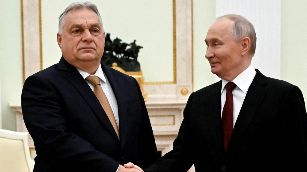 El presidente ruso Putin y el primer ministro húngaro Orbán se reúnen en Moscú.