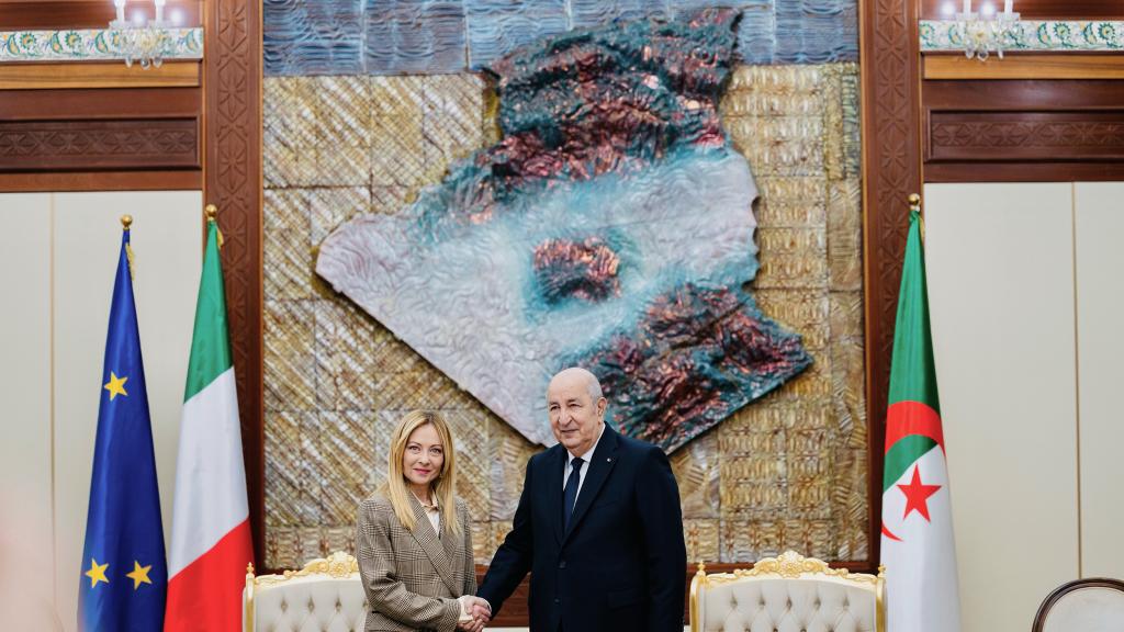 Giorgia Meloni, primera ministra de Italia, y Abdelmadjid Tebboune, presidente de Argelia, renuevan el tratado entre ambos países.