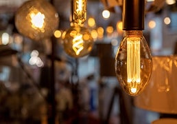 La factura de la luz descansa: estará por debajo de los 30 euros al menos hasta junio