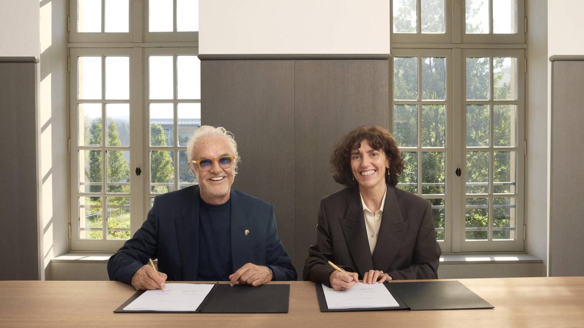 Flavio Briatore con la directora ejecutiva de Gucci, Francesca Bellettini.