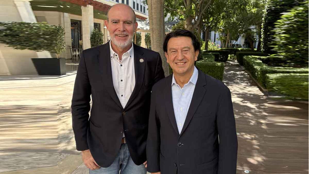 José Muñoz, CEO global de Hyundai y Xavier Pérez en Valencia