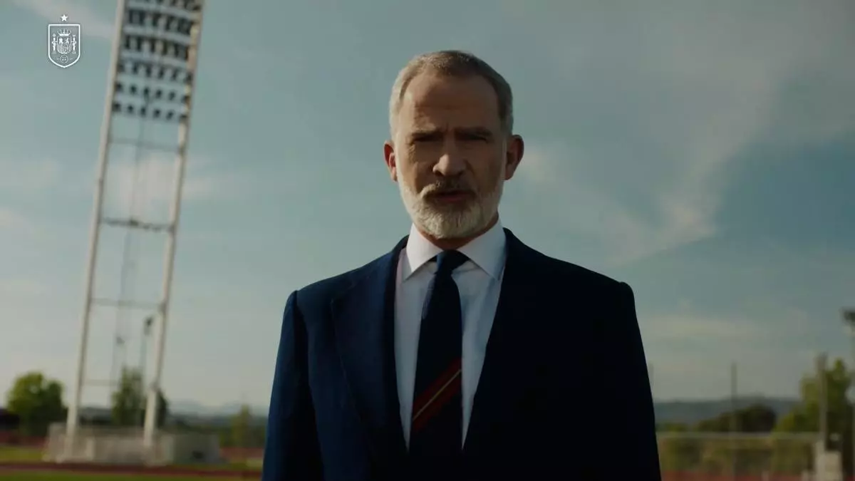 Rey Felipe VI "furtivo" en el vídeo que anuncia la lista de España para el Mundial