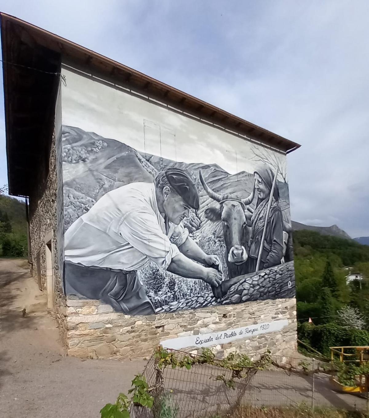 Finalizado mural en el colegio Rengos.