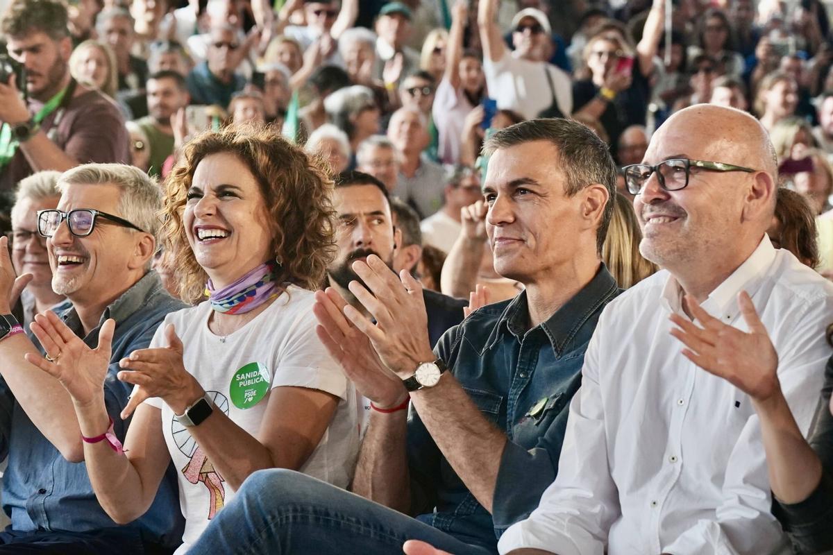 MLG (Estación de Cártama) 05-01-2026.-El presidente del Gobierno, Pedro Sánchez, junto con la candidata a la Junta de Andalucía, María José Montero, iniciaron en la Estación de Cártama la campaña para el próximo 17M