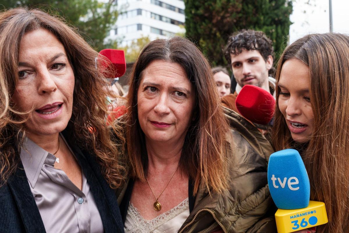 Archivo - Leire Díez a su llegada a los juzgados de Plaza de Castilla para declarar en el caso 'Leire Díez', el 17 de noviembre de 2025, en Madrid (España).