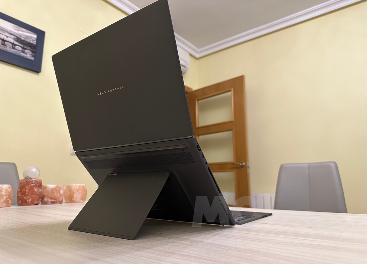ASUS Zenbook DUO 2026