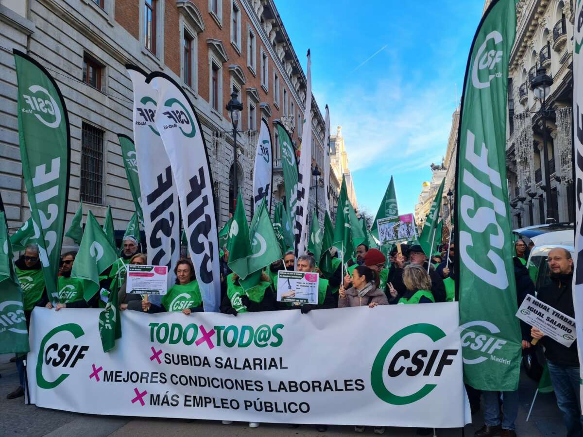 Archivo - Manifestación CSIF por mejoras salariales.