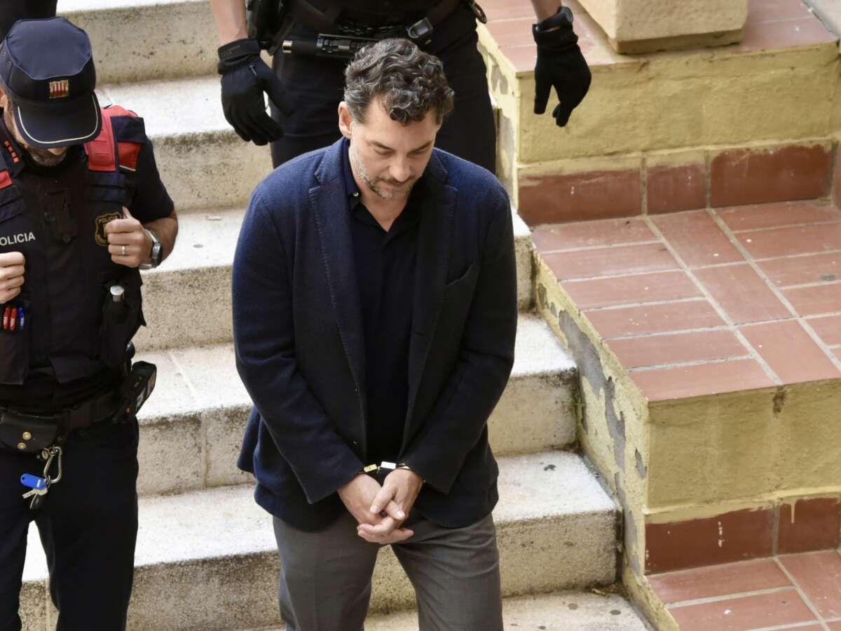 Jonathan Andic, el hijo del fundador de Mango, a la salida del Juzgado de Instrucción 5 de Martorell tras declarar ante el juez