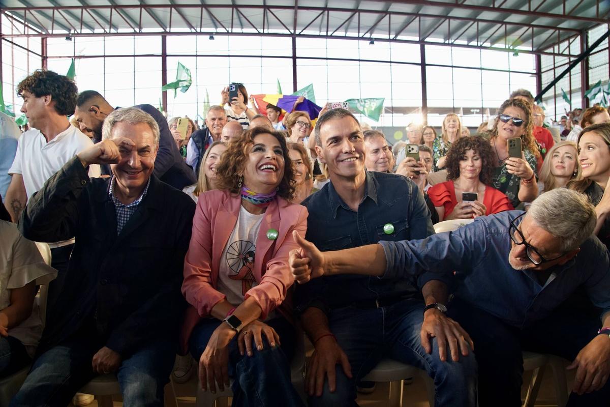 MLG (Estación de Cártama) 05-01-2026.-El presidente del Gobierno, Pedro Sánchez, junto con la candidata a la Junta de Andalucía, María José Montero, iniciaron en la Estación de Cártama la campaña para el próximo 17M