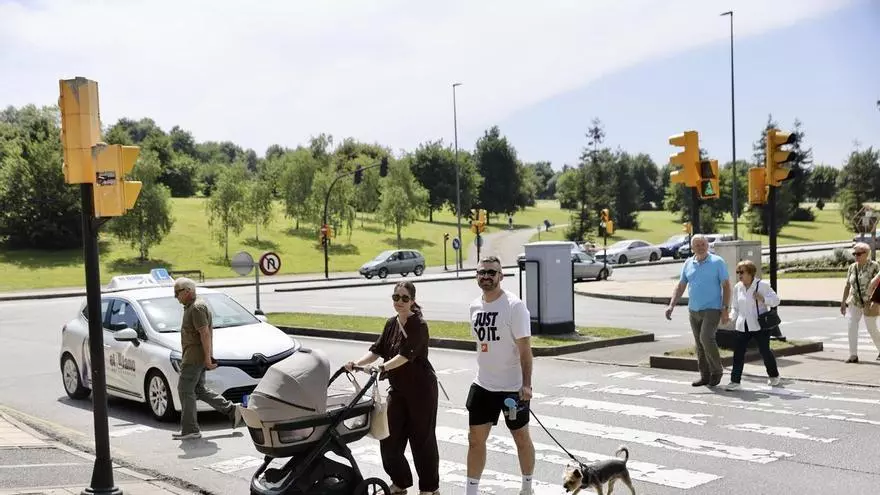 los vecinos preguntan "conciencia" vía sobre la Avenida Gaspar García Laviana: "Se forman líos que no deben ser"