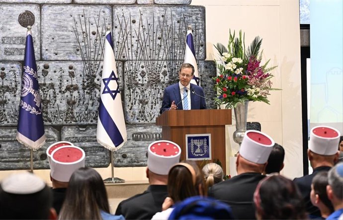 El presidente israelí advierte sobre la "embrutecimiento" y la violencia de los colonos en Cisjordania El presidente israelí Isaac Herzog