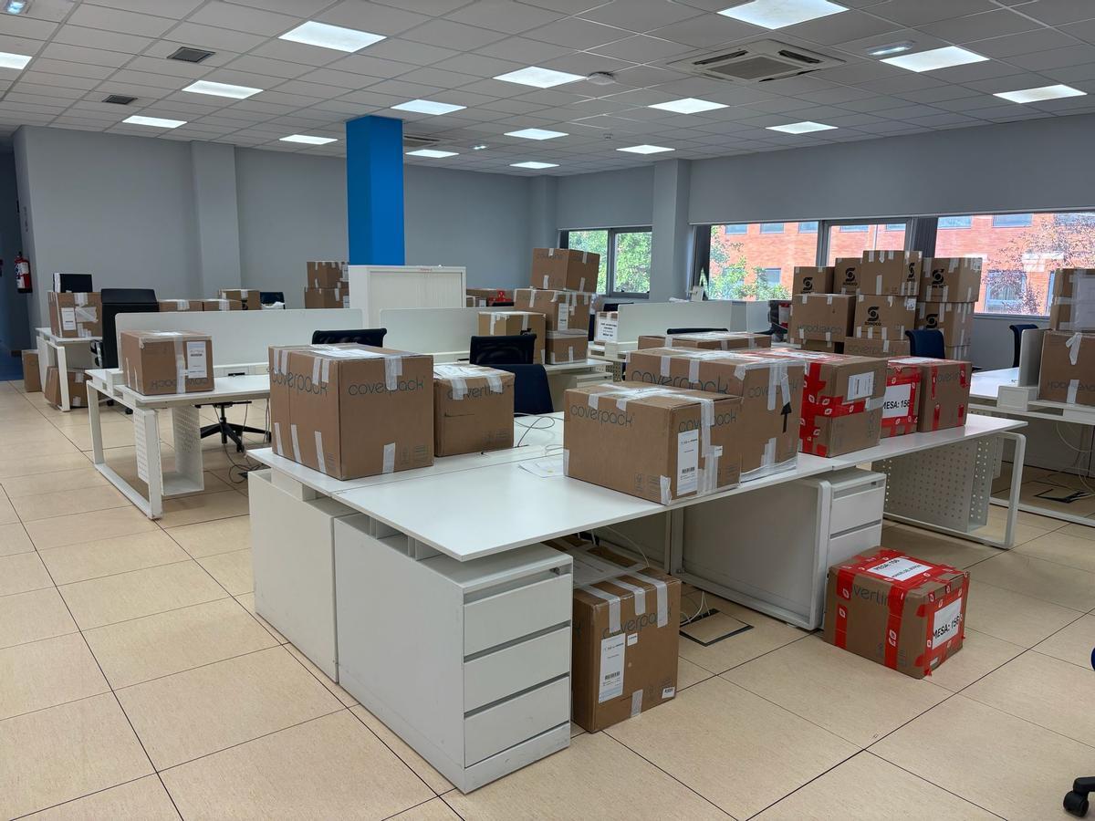 Boxes en una de las salas que ocupará el departamento de ingeniería de Duro Felguera en Valnalón