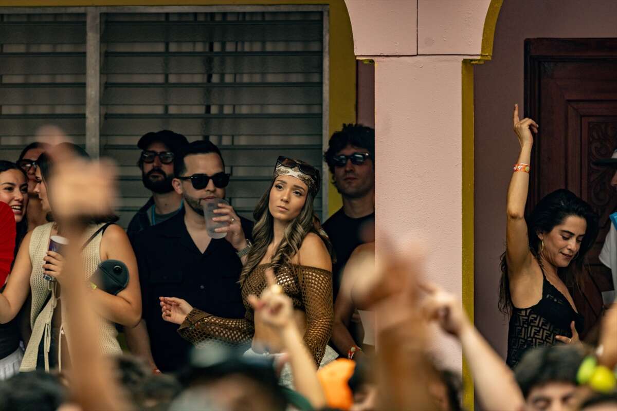 (Foto de archivo) Un grupo de fans durante un concierto del cantante Bad Bunny, en el Riyadh Air Metropolitano, el 30 de mayo de 2026, en Madrid (España). El artista puertorriqueño ofrecerá diez conciertos en la capital entre el 30 de mayo y el 15 de junio como parte de su gira 'DeBÍ TIRAR MÁS FOToS World Tour'. Ricardo Rubio / Europa Press 30 DE MAYO DE 2026;CONCIERTO;MÚSICA;MÚSICO;CANTANTE;PUERTO RICO;PUERTO RICANO;DTMF;GIRA;GIRA MUNDIAL 30/05/2026