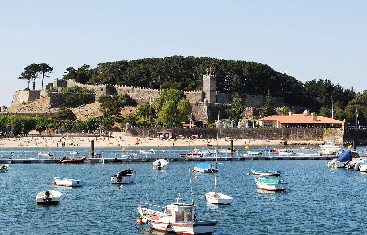 Castillo de Bayona