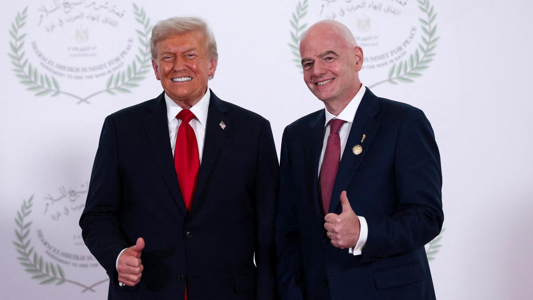 Donald Trump con Infantino durante un evento.