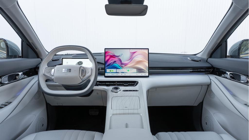 Interior Geely E5.