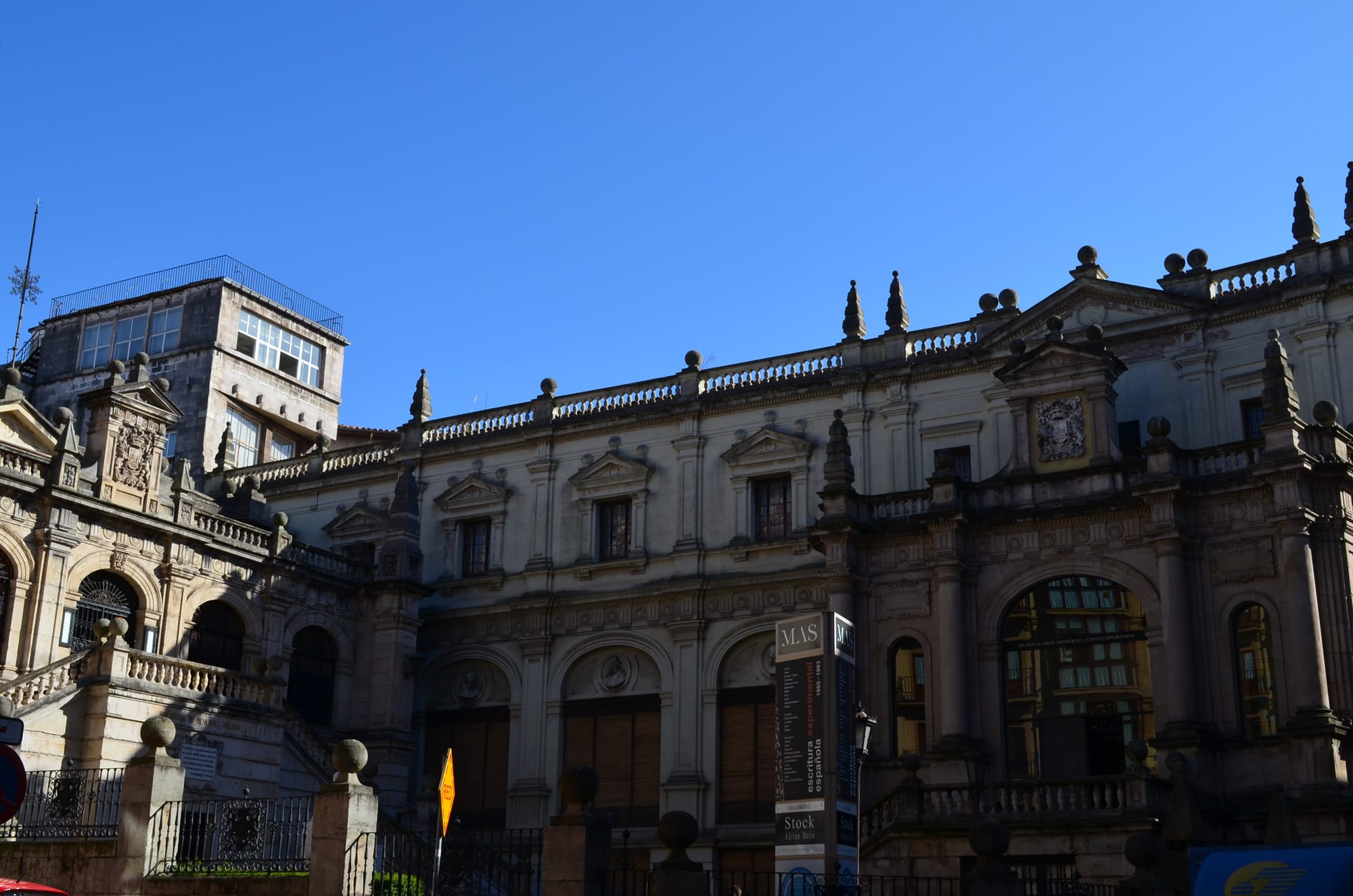 biblioteca exterior menéndez pelayo santander