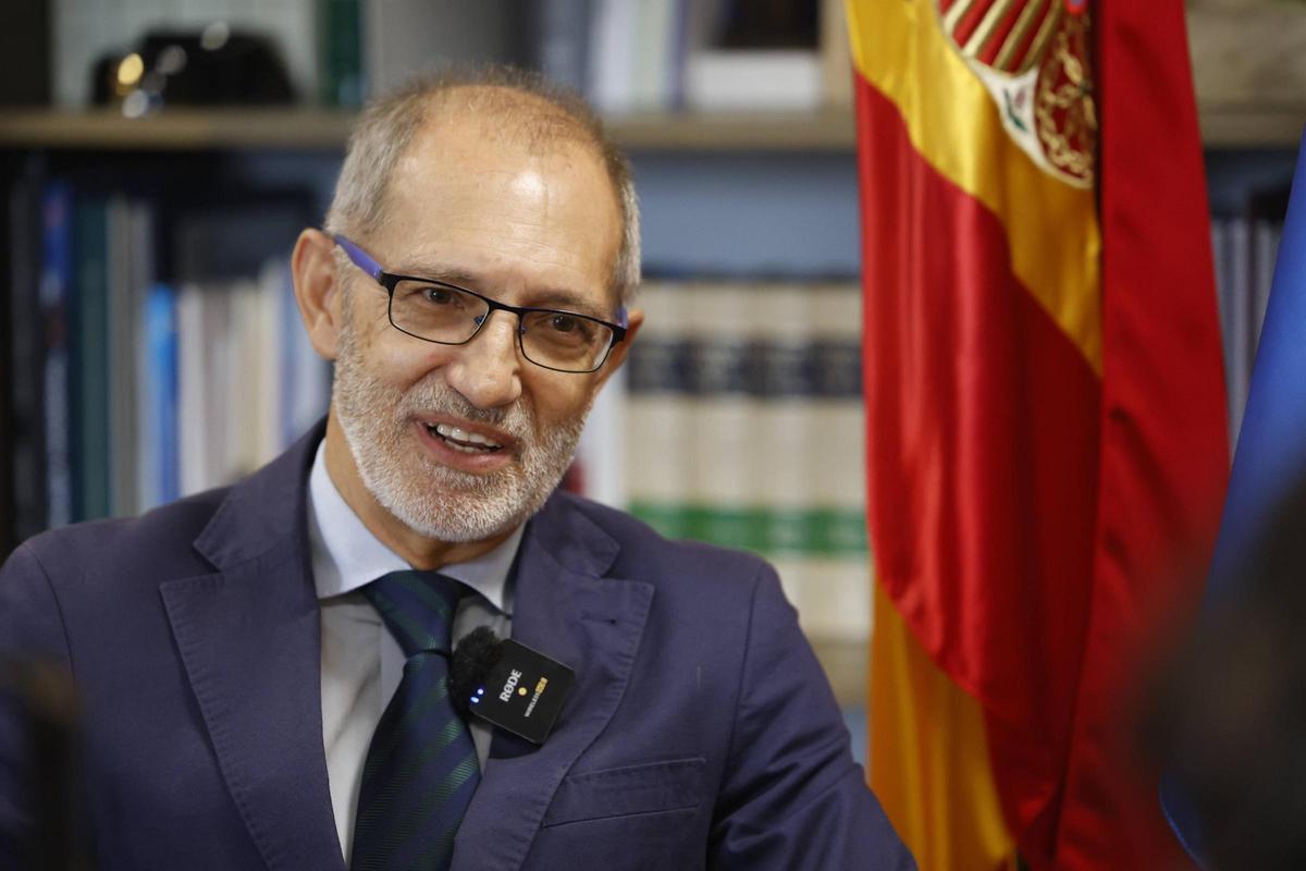 El Fiscal Superior.