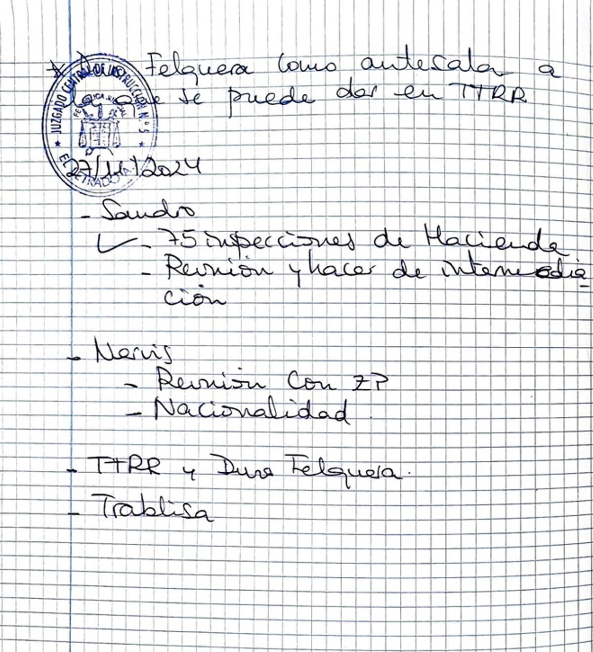 Anotaciones en el cuaderno azul de Leire Díez en las que se menciona a Duro Felguera y Nervis Villalobos.