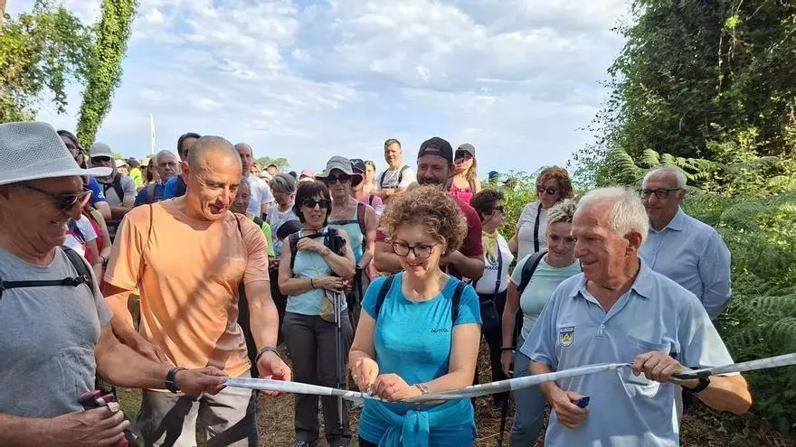 VIDEO: El sendero Costa Naviega reunió este domingo a alrededor de 1.700 participantes