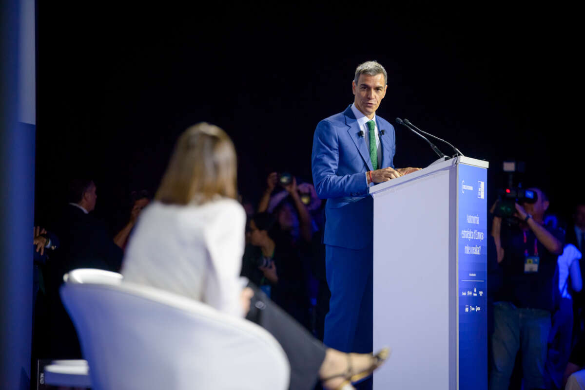 Sánchez en el atril del Círculo de Economía