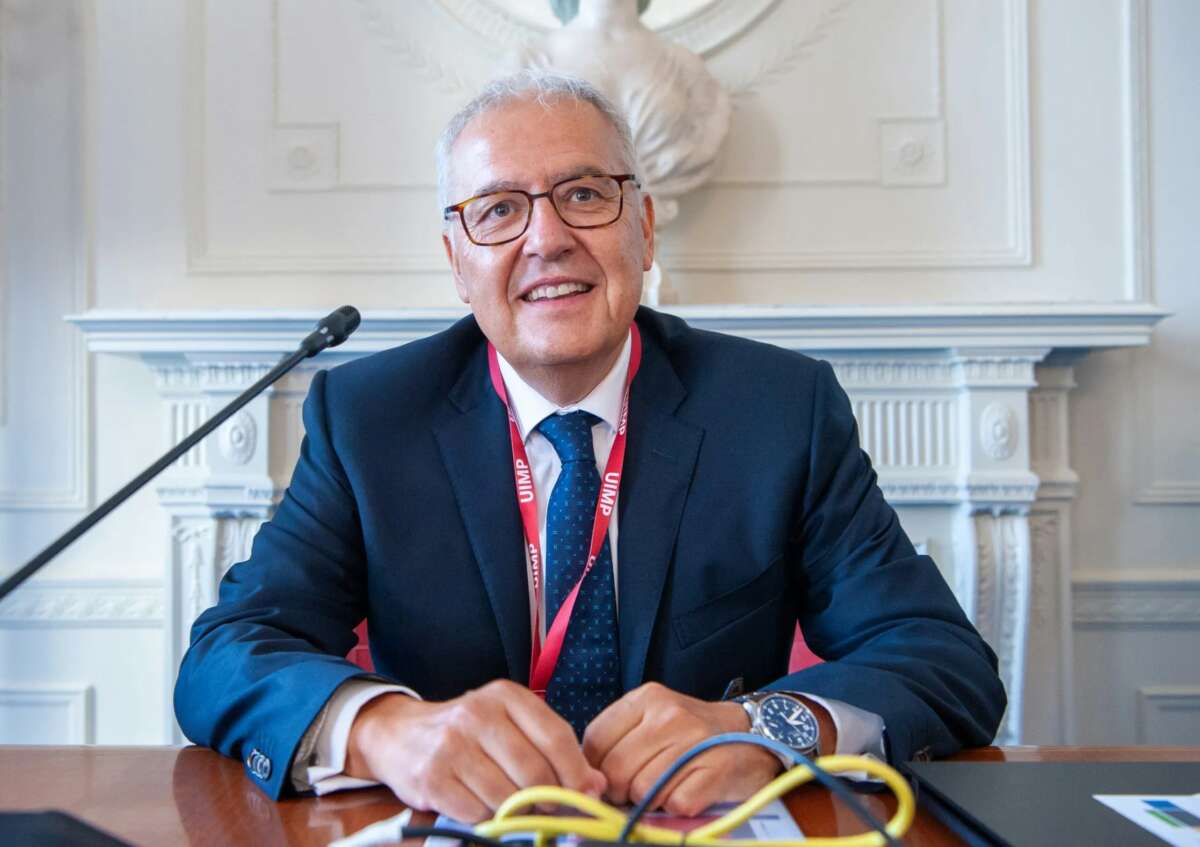 Miguel Ángel Panduro, director general de Indra Espacio, durante su intervención en el curso de verano organizado por la APIE en la Universidad Menéndez Pelayo de Santander.