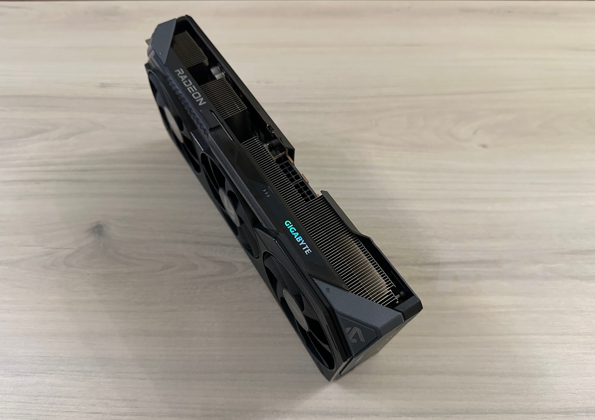 GIGABYTE Radeon RX 9070 GRE Gaming OC