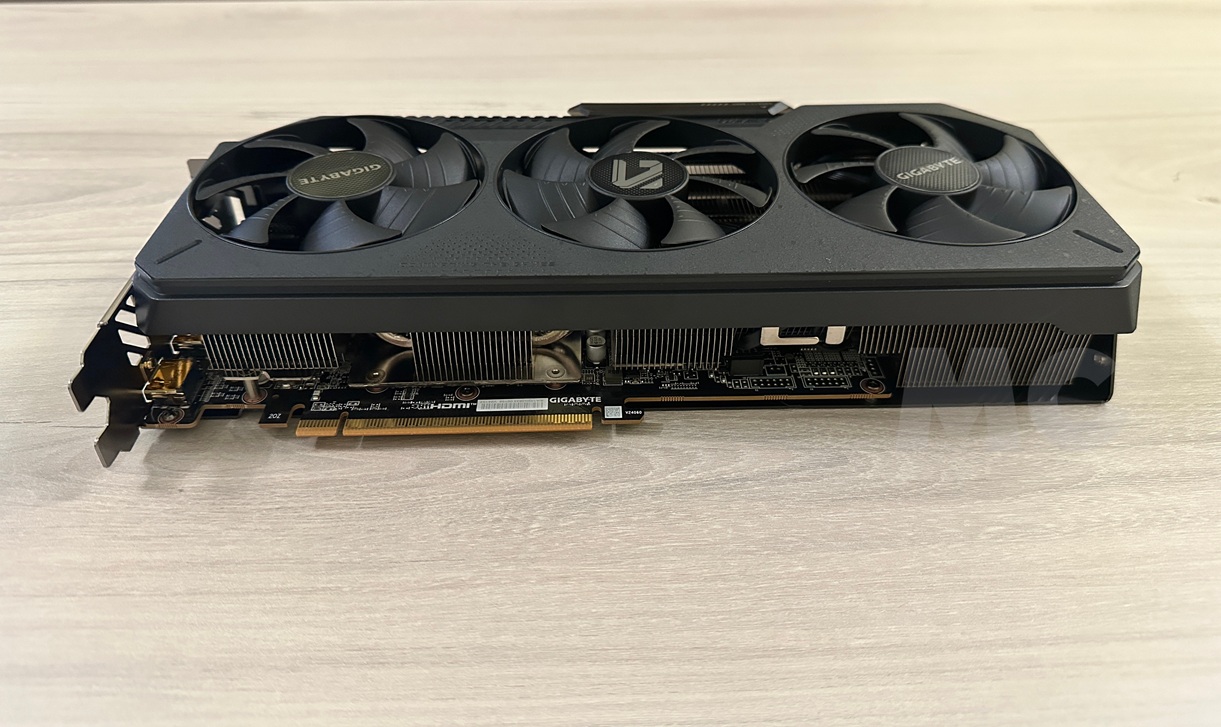 GIGABYTE Radeon RX 9070 GRE Gaming OC