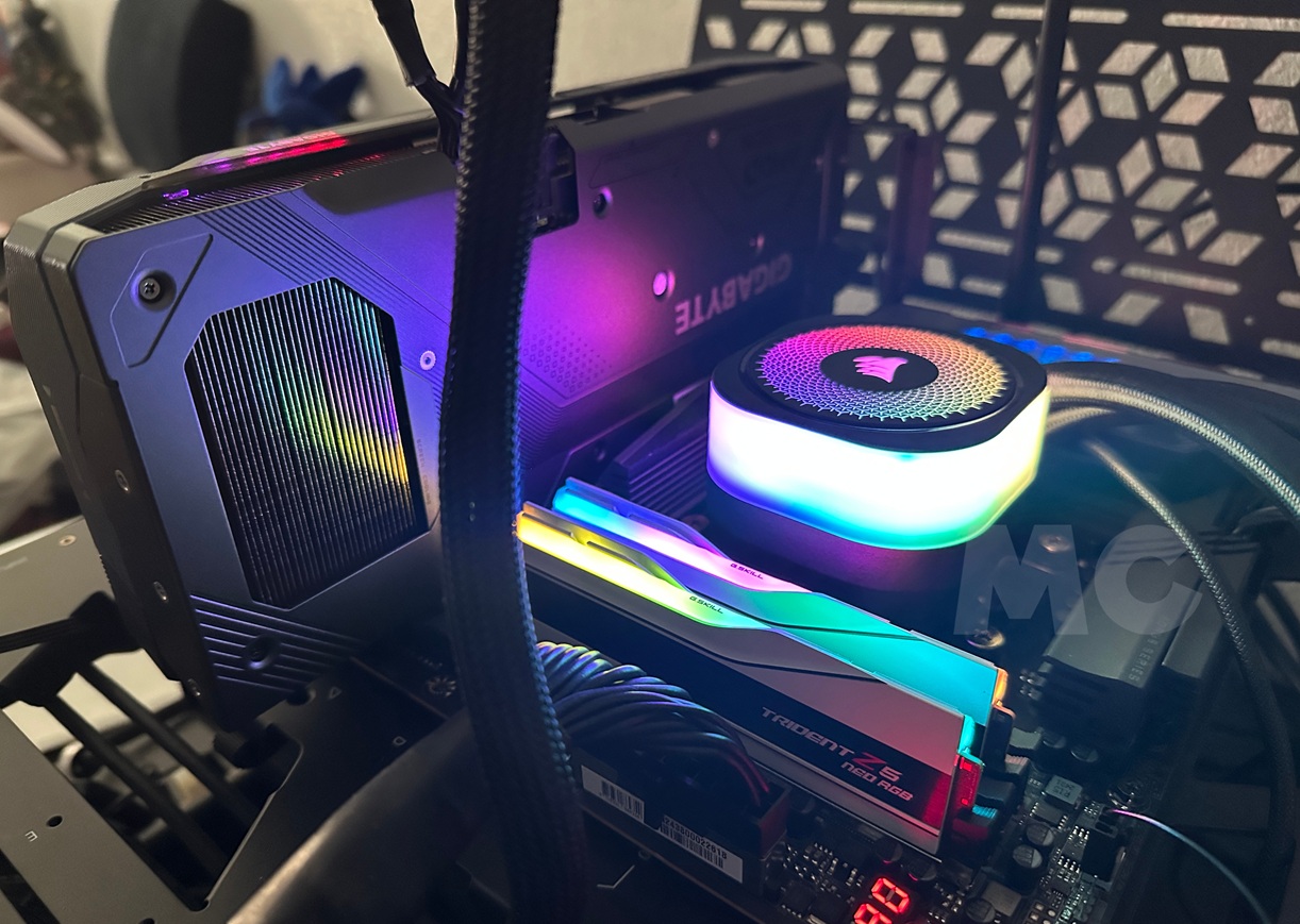 GIGABYTE Radeon RX 9070 GRE Gaming OC