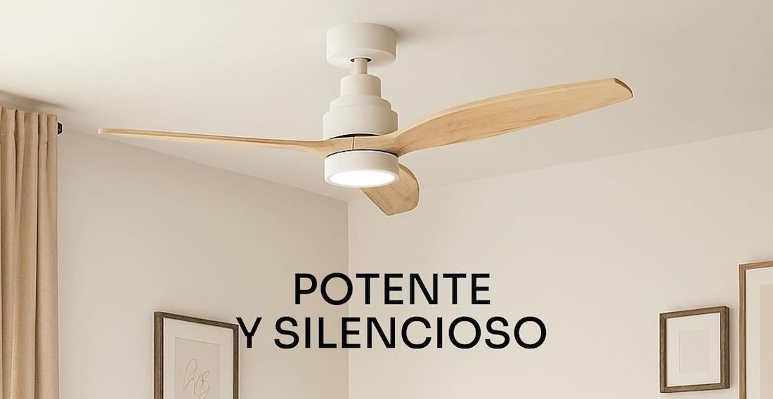 Primer plano de Mellerware Brizy Bright ventilador de techo con aspas de madera