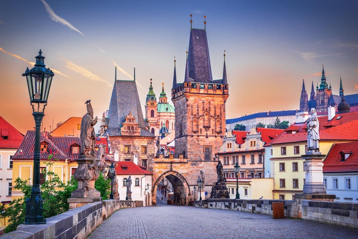 En Praga, una visita al Castillo de Praga es imprescindible
